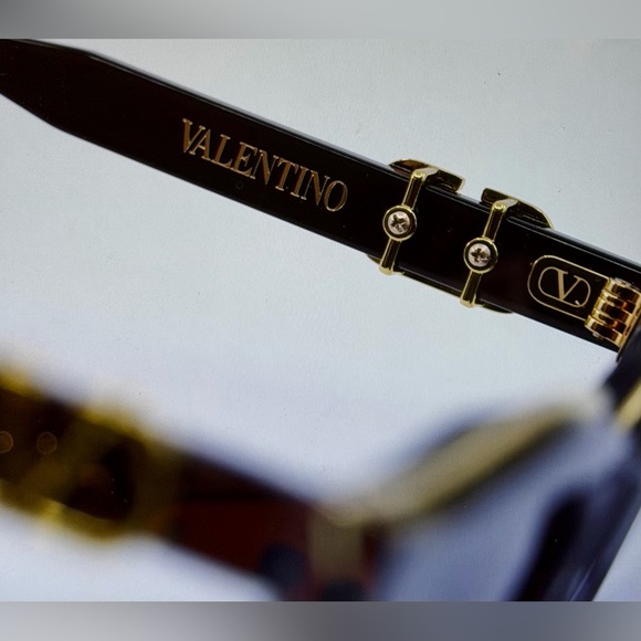 New Women’s Valentino Sunglasses - Picture 6 of 8